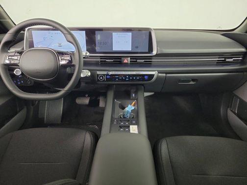 2025 Hyundai IONIQ 6 SE