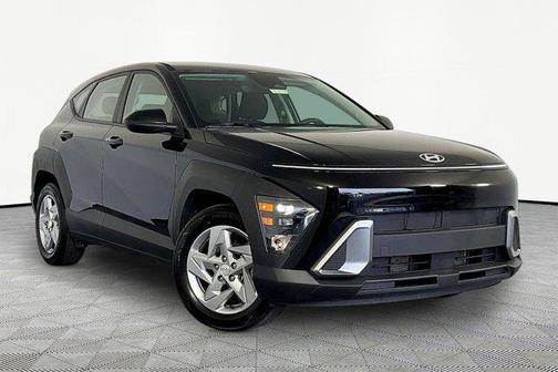 Abyss Black Pearl 2026 Hyundai KONA SE