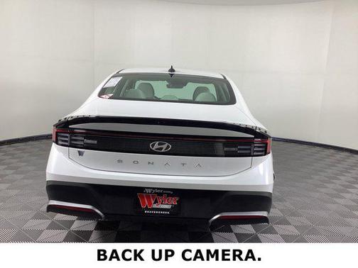 2025 Hyundai SONATA SE