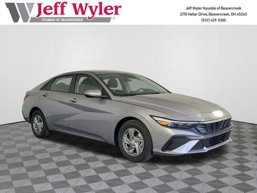 2025 Hyundai ELANTRA SE