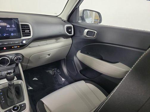 Shimmering Silver 2026 Hyundai VENUE SEL