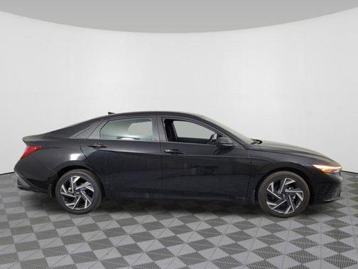 2025 Hyundai ELANTRA HEV SEL Sport