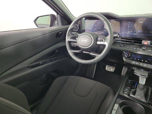 2025 Hyundai ELANTRA HEV SEL Sport