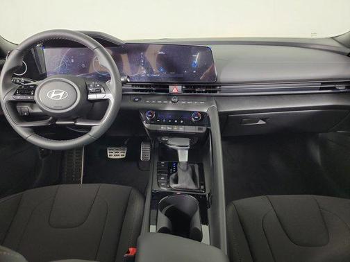 2025 Hyundai ELANTRA HEV SEL Sport