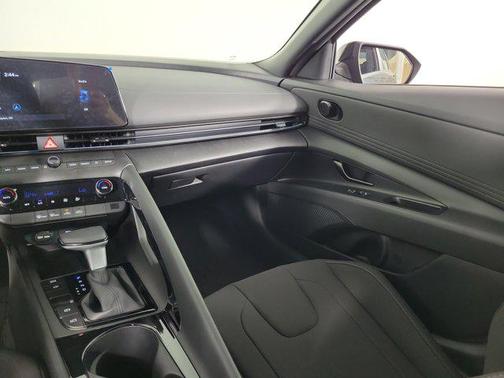 2025 Hyundai ELANTRA HEV SEL Sport