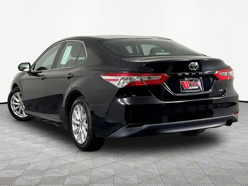 Midnight Black Metallic 2018 Toyota Camry LE
