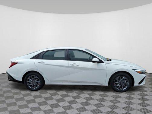 2025 Hyundai ELANTRA HEV Blue