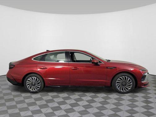 2025 Hyundai SONATA Hybrid SE