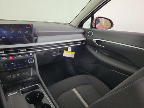 2025 Hyundai SONATA Hybrid SE