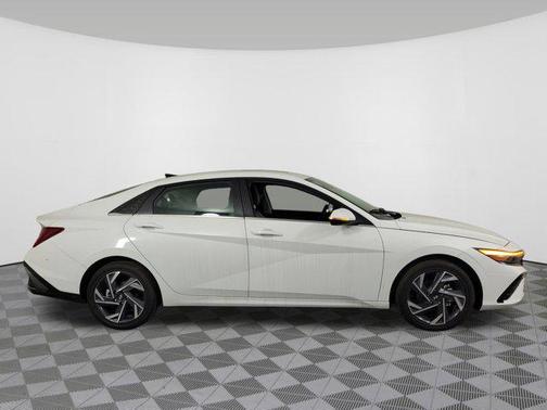 2025 Hyundai ELANTRA HEV Limited