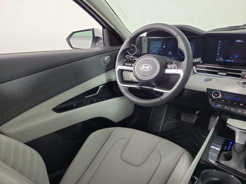 2025 Hyundai ELANTRA HEV Limited