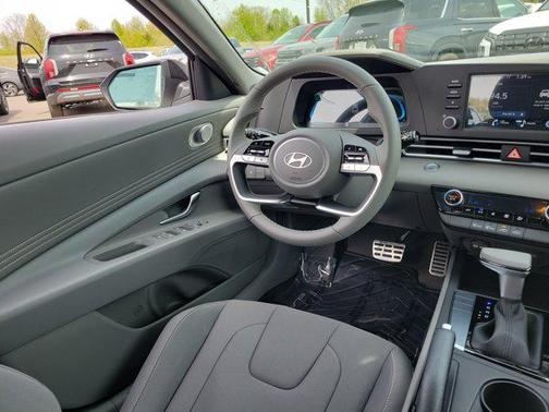 2025 Hyundai ELANTRA Sport