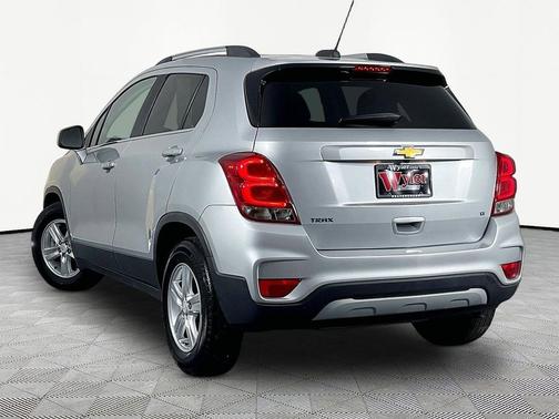 Silver Ice Metallic 2017 Chevrolet Trax LT