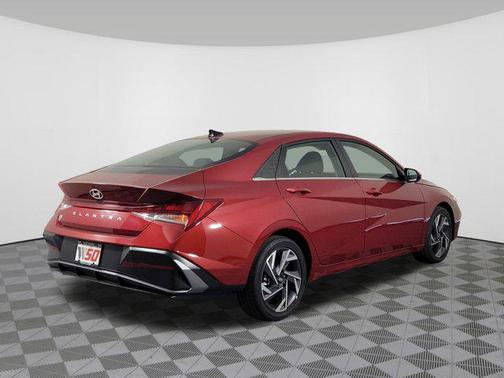 2025 Hyundai ELANTRA SEL