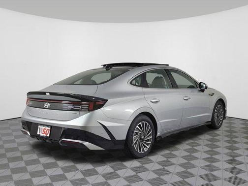 2025 Hyundai SONATA Hybrid Limited