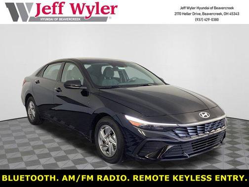 2025 Hyundai ELANTRA SE