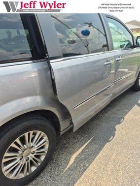 2013 Chrysler Town & Country Touring-L
