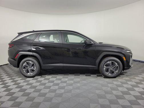 Ash Black 2026 Hyundai TUCSON Hybrid Blue SE