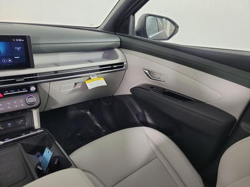 Ash Black 2026 Hyundai TUCSON Hybrid Limited
