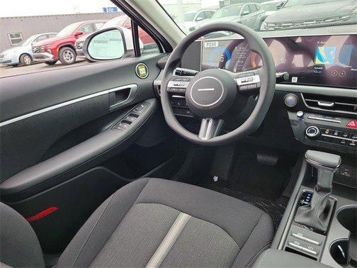 2025 Hyundai SONATA SE