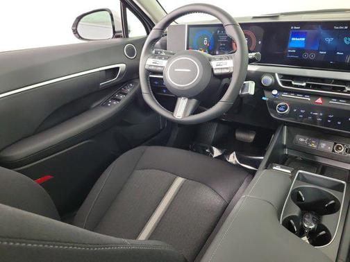 2026 Hyundai SONATA Hybrid SE