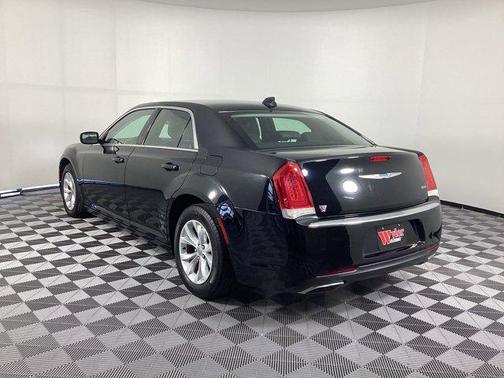 2015 Chrysler 300 Limited