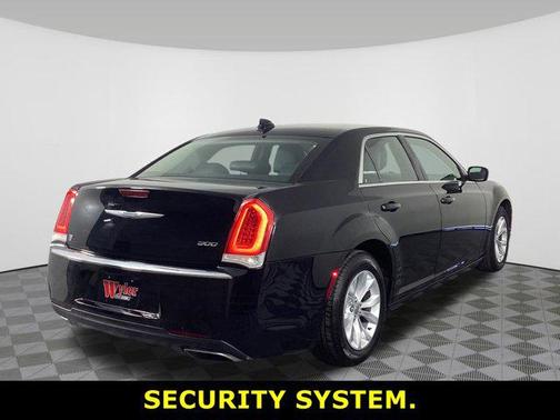 2015 Chrysler 300 Limited