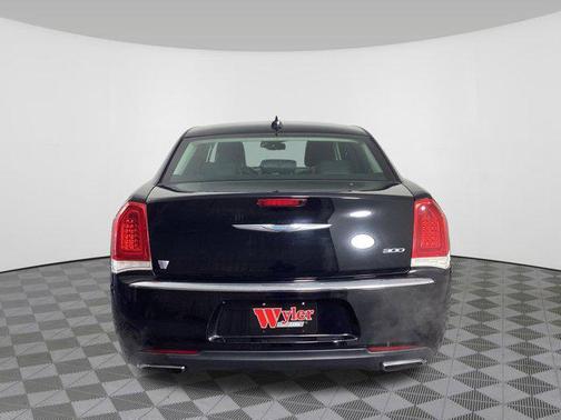 2015 Chrysler 300 Limited