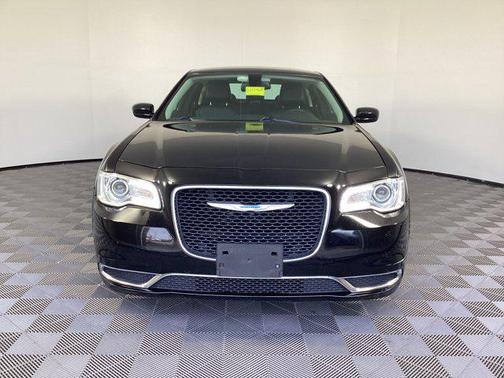 2015 Chrysler 300 Limited