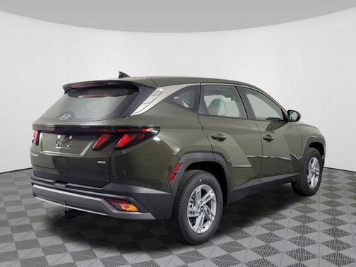 2026 Hyundai TUCSON SE
