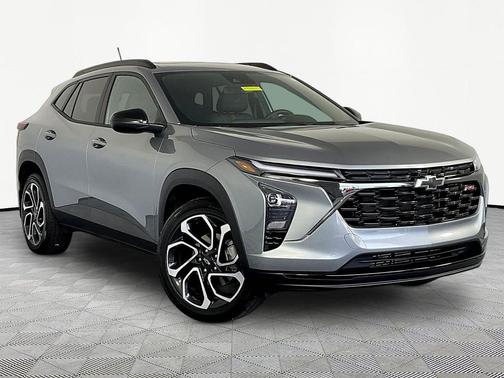 Sterling Gray Metallic 2025 Chevrolet Trax FWD 2RS