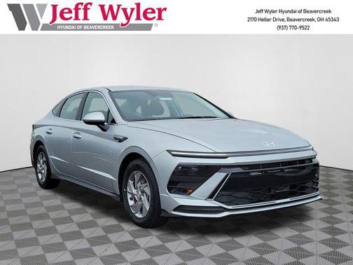 2025 Hyundai SONATA SE