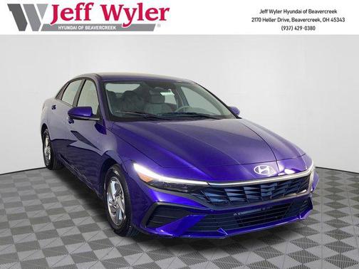 2025 Hyundai ELANTRA SE