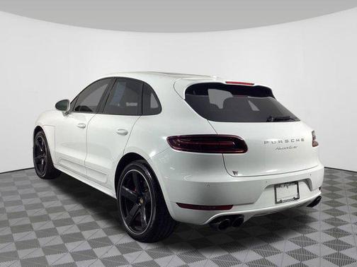 2015 Porsche Macan Turbo