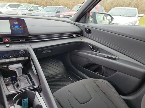 2025 Hyundai ELANTRA Sport