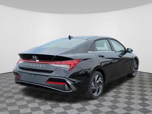 2025 Hyundai ELANTRA SEL