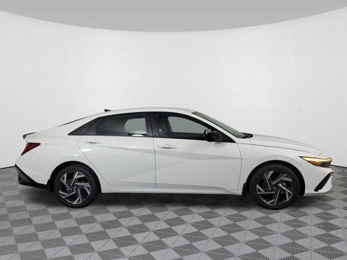 2025 Hyundai ELANTRA HEV SEL Sport