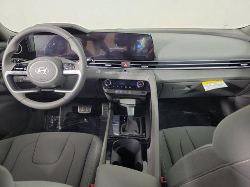 2025 Hyundai ELANTRA HEV SEL Sport