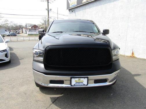 Brilliant Black Crystal Pearlcoat 2016 RAM 1500 Tradesman