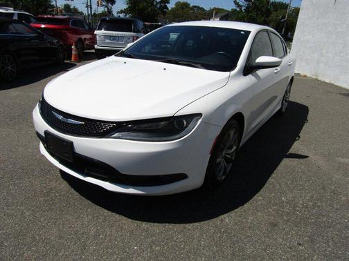 2016 Chrysler 200 S