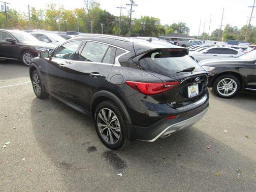 2019 INFINITI QX30 LUXE