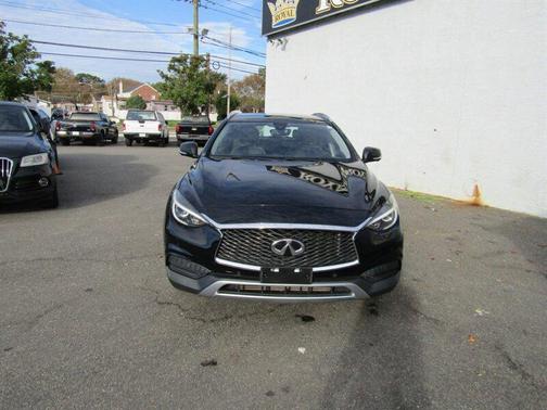 2019 INFINITI QX30 LUXE