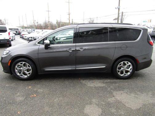 2022 Chrysler Pacifica Limited