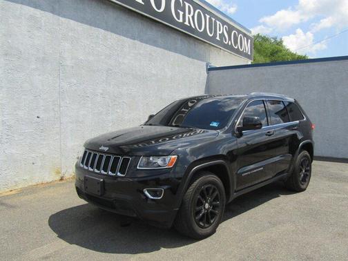 Brilliant Black Crystal Pearlcoat 2015 Jeep Grand Cherokee Laredo
