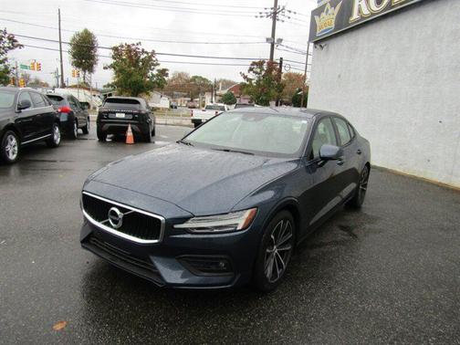 2021 Volvo S60 T5 Momentum