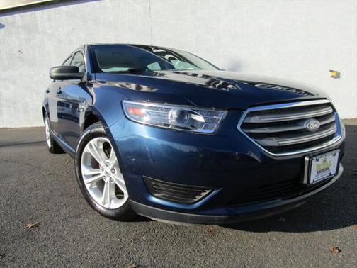 2017 Ford Taurus SE