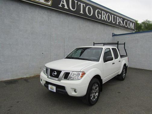 Magnetic Black Pearl 2020 Nissan Frontier SV