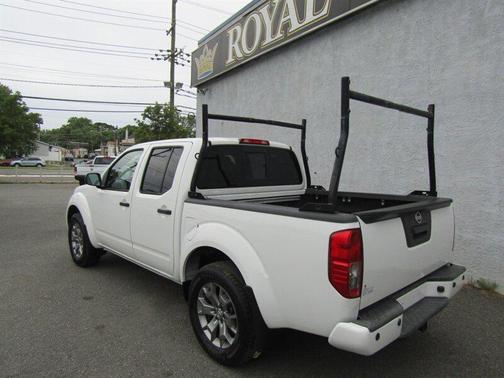 Magnetic Black Pearl 2020 Nissan Frontier SV