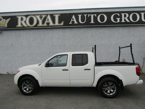 Magnetic Black Pearl 2020 Nissan Frontier SV