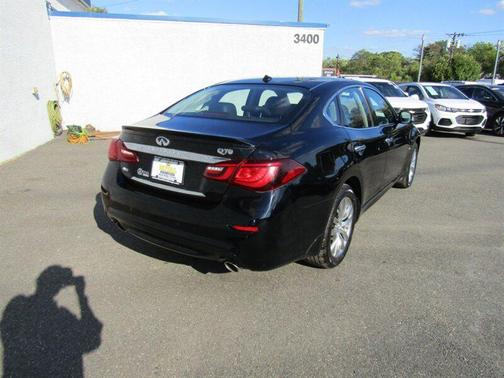 2019 INFINITI Q70 3.7X LUXE